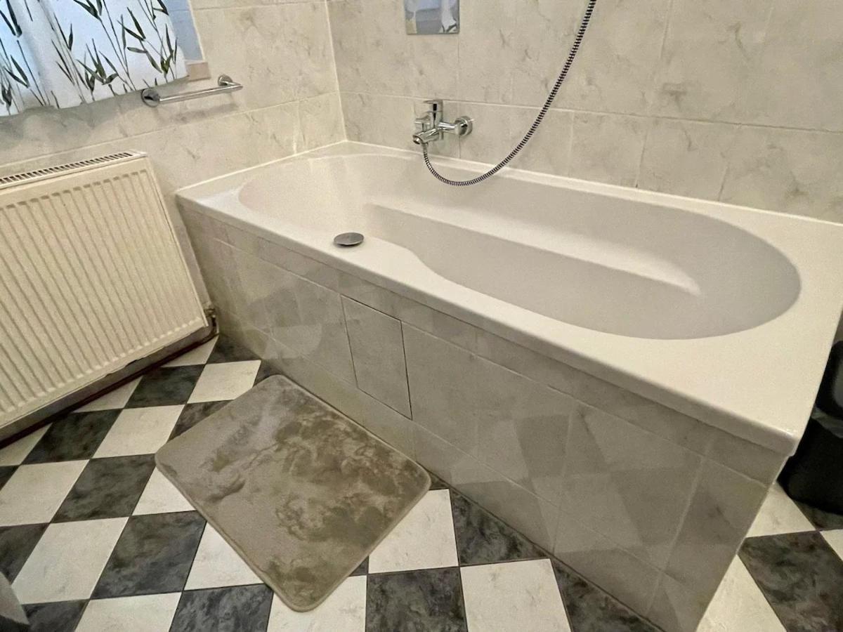 Gemutliche Wohnung Mit Super Lage Wien Exterior foto